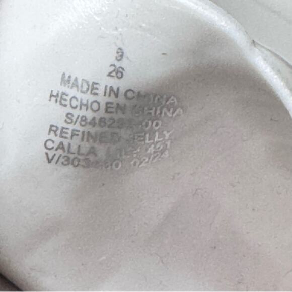 Old Navy Women’s Quilted Jelly Slide Sandals Calla Lily NWT Sz 9 - Picture 4 of 6